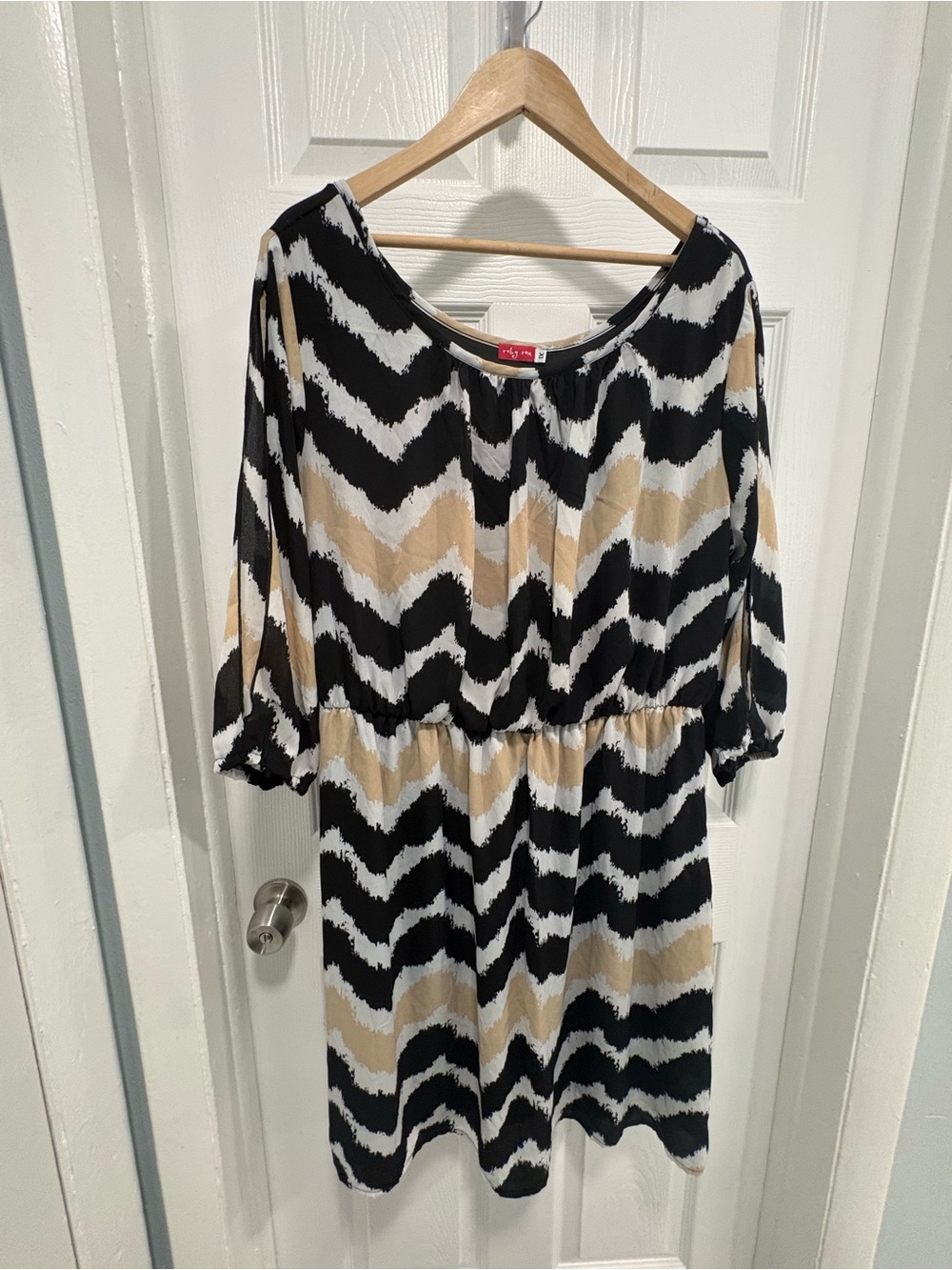 Ruby Rox Black, White & Beige Chevron Midi Dress